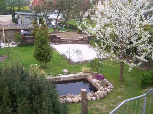 Beautiful Apartment with Garden in Rerikの敷地内または近くにあるプールの景色