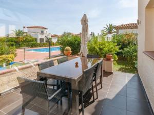 Fantastic villa in Torroella de Fluvia Catalonia, with ...