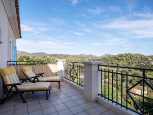 Balcony o terrace sa Modern Holiday Home in Saint Rapha l with Private Pool