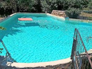 雷居斯Beautiful villa in R gusse with pool的相册照片