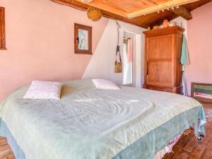 雷居斯Beautiful villa in R gusse with pool的相册照片
