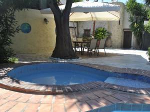 Bazén v ubytovaní Villa in Giannoudi with Pool and Beach Nearby alebo v jeho blízkosti