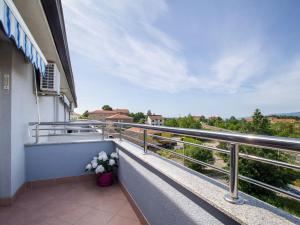 a balcony of a building with a view at Modern Apartment in Vi kovo with Balcony in Viskovo