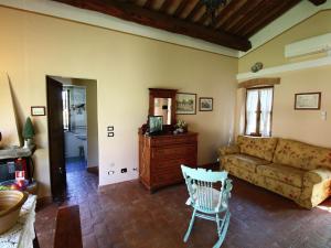 Posedenie v ubytovaní Cozy Countryside Cottage in Todi