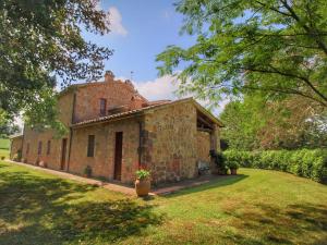 A garden outside Farmhouse in Proceno with Pool and Terrace