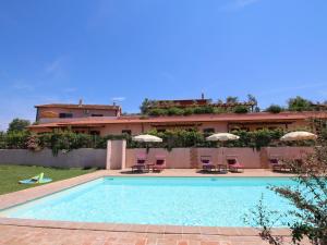 The swimming pool at or close to Farmhouse in Montalto near the Beach