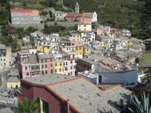 A general view of Sesta Godano or a view of the city taken from the holiday home