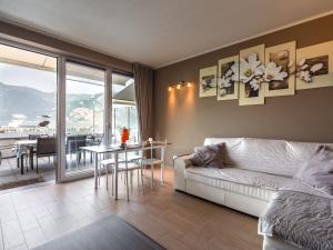Posezení v ubytování Apartment in Marone by Lake Iseo
