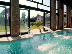 Piscina di Dreamy Castle near Padua and Venice with Royal Ambience o nelle vicinanze