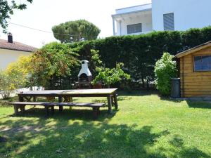 Zahrada ubytování Apartment on Adriatic Coast near Beach