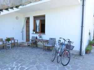 Jízda na kole v ubytování Apartment on Adriatic Coast near Beach nebo okolí