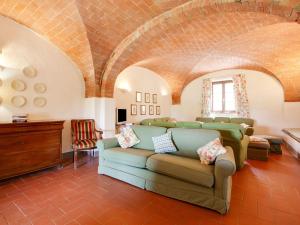 Gallery image of Lavish Farmhouse in Capannoli with Fireplace in Terricciola