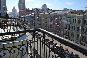 A balcony or terrace at Heart Kyiv Apart-Hotel