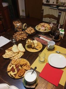 Jedlo v ubytovaní bed & breakfast alebo blízkom okolí + 5 fotografií