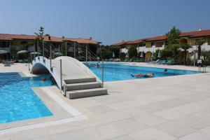 The swimming pool at or close to Villaggio Ducale 012