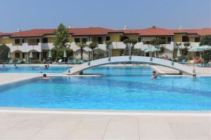 The swimming pool at or close to Villaggio Ducale 012