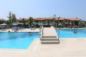 The swimming pool at or close to Villaggio Ducale 012