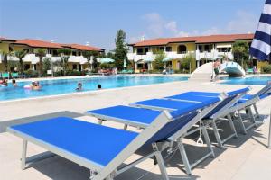 The swimming pool at or close to Villaggio Ducale 012