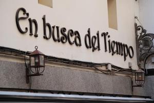 Certyfikat, podpis lub inny dokument wystawiony w obiekcie Apartamentos El Tiempo Madrid