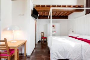 A bed or beds in a room at Agriturismo Apparita