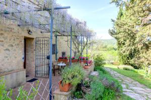 A garden outside Agriturismo Apparita