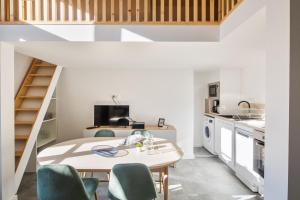 Kuchyň nebo kuchyňský kout v ubytování Le Pommeraye - Coeur de ville