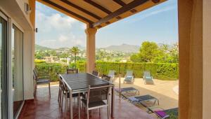 Galeriebild der Unterkunft 3 Bed House - Sleeps 6 - Pool - Garden - Parking in Atamaría + 26 Fotos