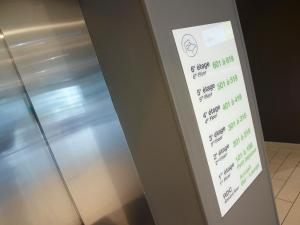Certifikát, hodnocení, plakát nebo jiný dokument vystavený v ubytování Campanile Dijon Congrès Clemenceau