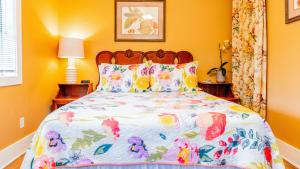 Postel nebo postele na pokoji v ubytování Meranova Guest Inn