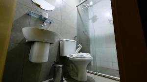 
A bathroom at Bluemar Hotel
