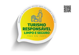 a label for a tupperware reserves allowed limo service at Castelo da Ilha in Florianópolis