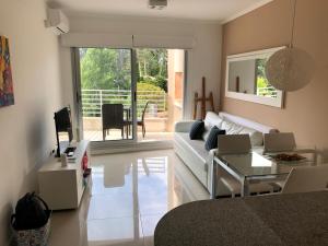 Χώρος καθιστικού στο ESPECTACULAR PENTHOUSE CON TERRAZA PARRILLERO Y JACUZZI PROPIO, PREMIADO POR AWARD TERCER AÑO CONSECUTIVO -Edificio Jardins Del Est San Rafael-