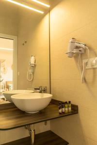 A bathroom at Alto da Pousa