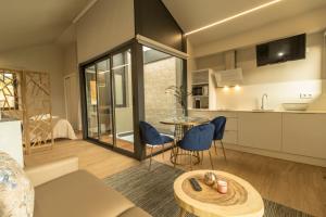 A kitchen or kitchenette at Alto da Pousa