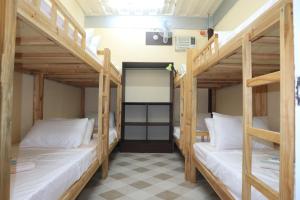 Poschodová posteľ alebo postele v izbe v ubytovaní Cool Martin Family Hotel and Resort