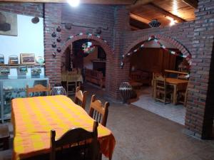 Restaurace v ubytování Cabañas De Lolita En Barrancas del cobre