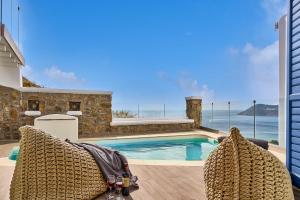 Бассейн в Arte & Mare Elia Luxury Suites and Villas или поблизости