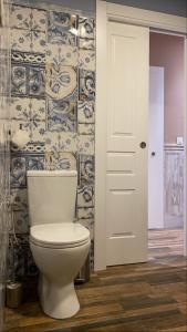 A bathroom at Apartamentos A Poniente