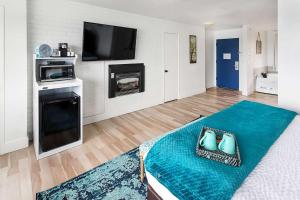 Kuchyň nebo kuchyňský kout v ubytování Clarion Inn Surfrider Resort