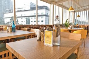 bloomrooms @ City Centre餐厅或其他用餐的地方