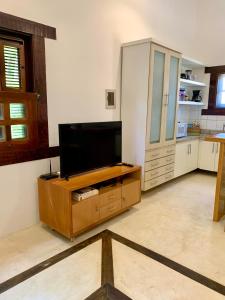 Μια τηλεόραση ή/και κέντρο ψυχαγωγίας στο Loft Jeri