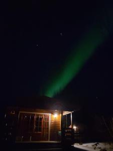 Fotografija u galeriji objekta Bakkakot 1 - Cozy Cabins in the Woods u gradu Akurejri