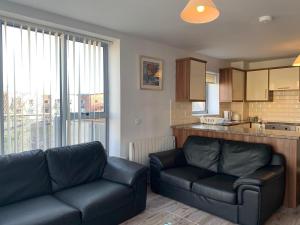 Una cocina o kitchenette en Wild Atlantic Apartments Killarney