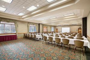Konferenční prostory v ubytování Ramada by Wyndham Olympia + 30 fotografií