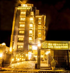Het gebouw waarin het hotel zich bevindt