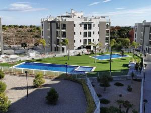 Bazén v ubytovaní Valentino golf penthouse bloque 2 no46 alebo v jeho blízkosti