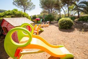 Сад в Hotel Capo Sud