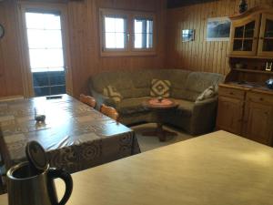 A seating area at Chalet Marder