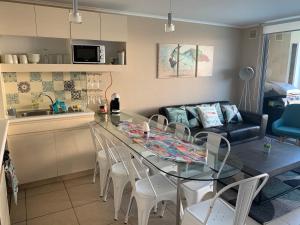 Η κουζίνα ή μικρή κουζίνα στο Departamento Laguna Vista Algarrobo - 7 Personas