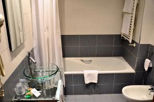 Koupelna v ubytování Hospedium Hotel Vittoria Colonna